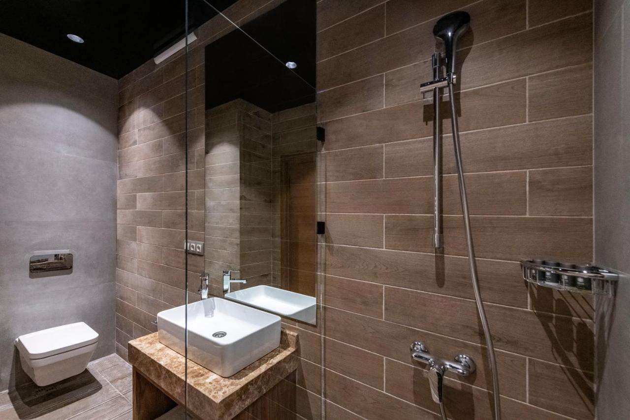 Bristol Hotel And Spa บาคูเรียนี ภายนอก รูปภาพ