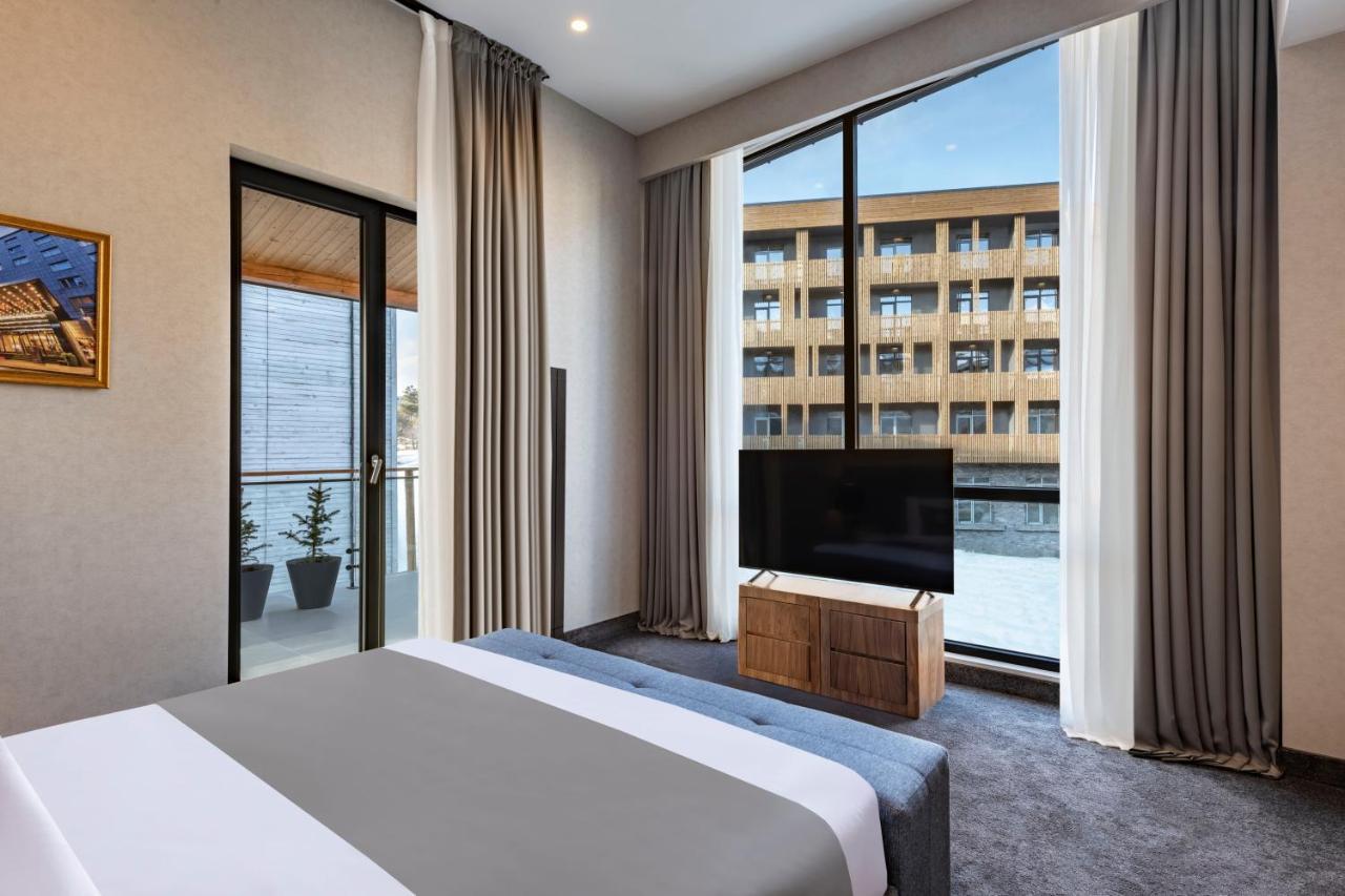 Bristol Hotel And Spa บาคูเรียนี ภายนอก รูปภาพ